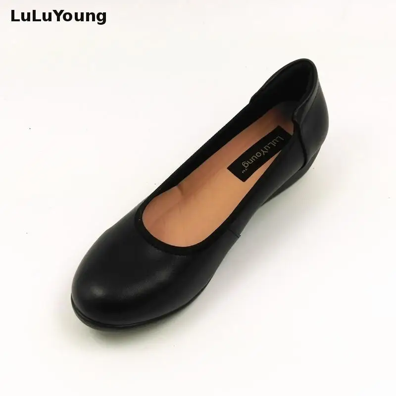 comfortable black wedges for work