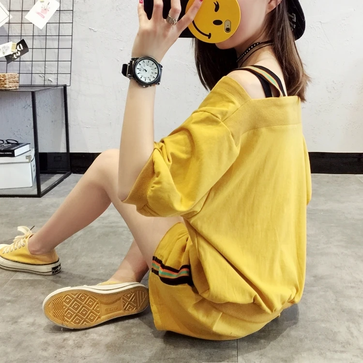 Primavera Verão Terno 2017 Novo Padrão de Mulher Desgaste do Verão Coreano Moda Falso Dois Papel de Manga Curta T shirt Calções Duas Peças