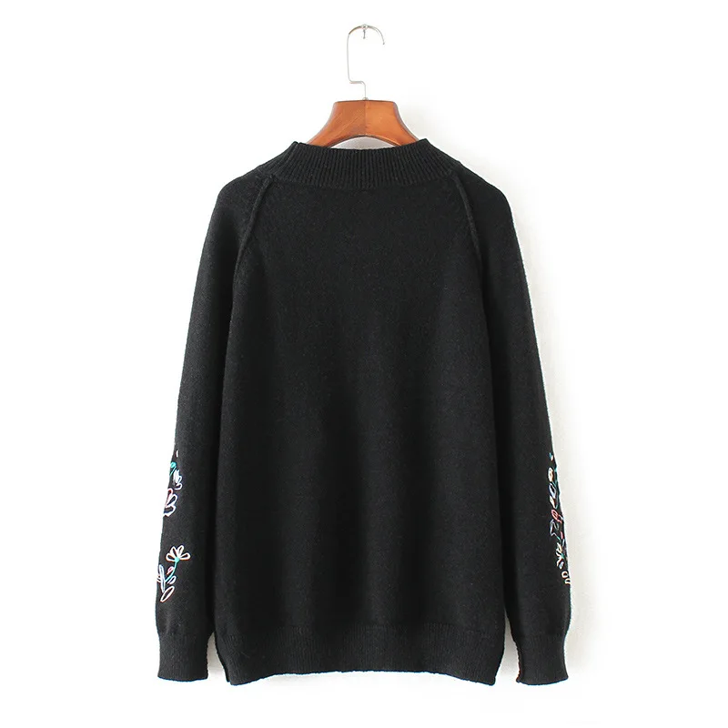 Pearl Floral Embroidery Sweater Pullovers Long Sleeve Women Plus Size Casual O-neck Knitted Sweater Black White SWM1267