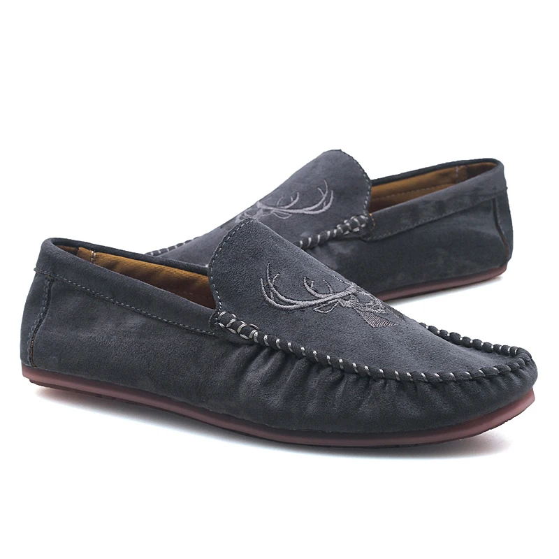 

Gray Color Cow Suede Man Casual Shoes Fashion Embroidery Deer Men Boat Shoes Light Soild Slip On Real Leather Men Casual Shoes