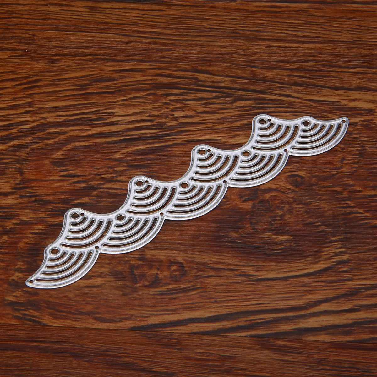 

1pc Wavy Lace Metal Cutting Dies Carbon Steel Wave Cutter Stencil Scrapbook Photo Album Embossing Card Decoration DIY Craft
