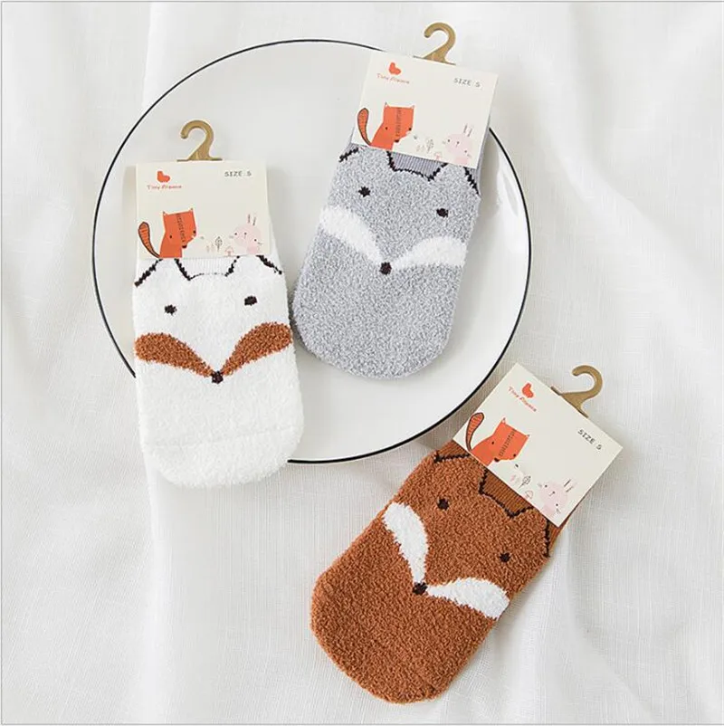 Junge Mädchen Mit Schönen Titten Mit Schönen Socken Junge Mädchen Mit Schönen Titten Mit Schönen Socken