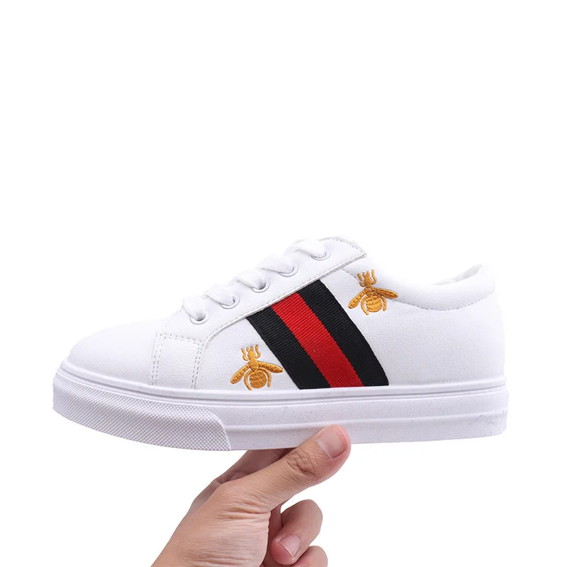 

2019 spring summer new embroidered bee flat white shoes woman net red casual wild thick-soled fashion sneakers woman shoes