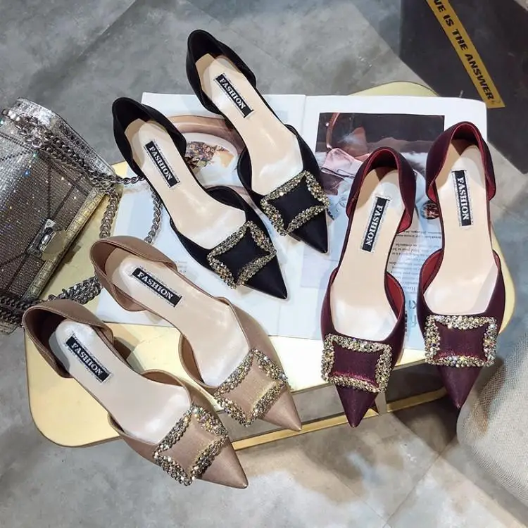 

Red Beige Black Velvet Women Pumps Pointed Toe Slip On Luxury Designers Ladies Shoes Bling Crystal Square Buckle Wedding Shoes