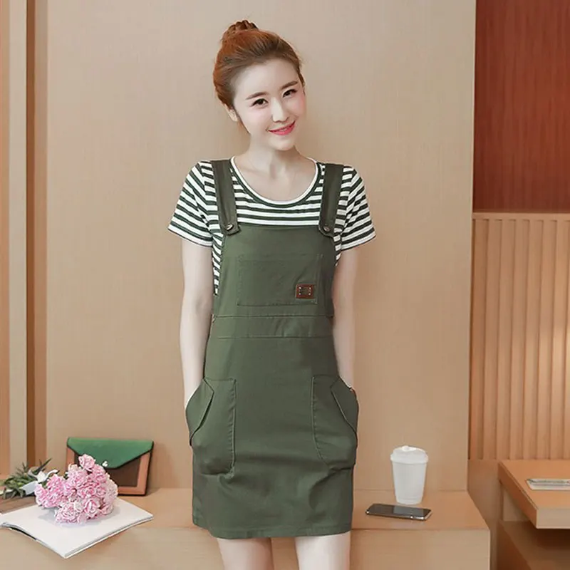 

2018 new style dresses. Children's spring and summer are slim, high waist, suspenders, small and refreshing two suits.