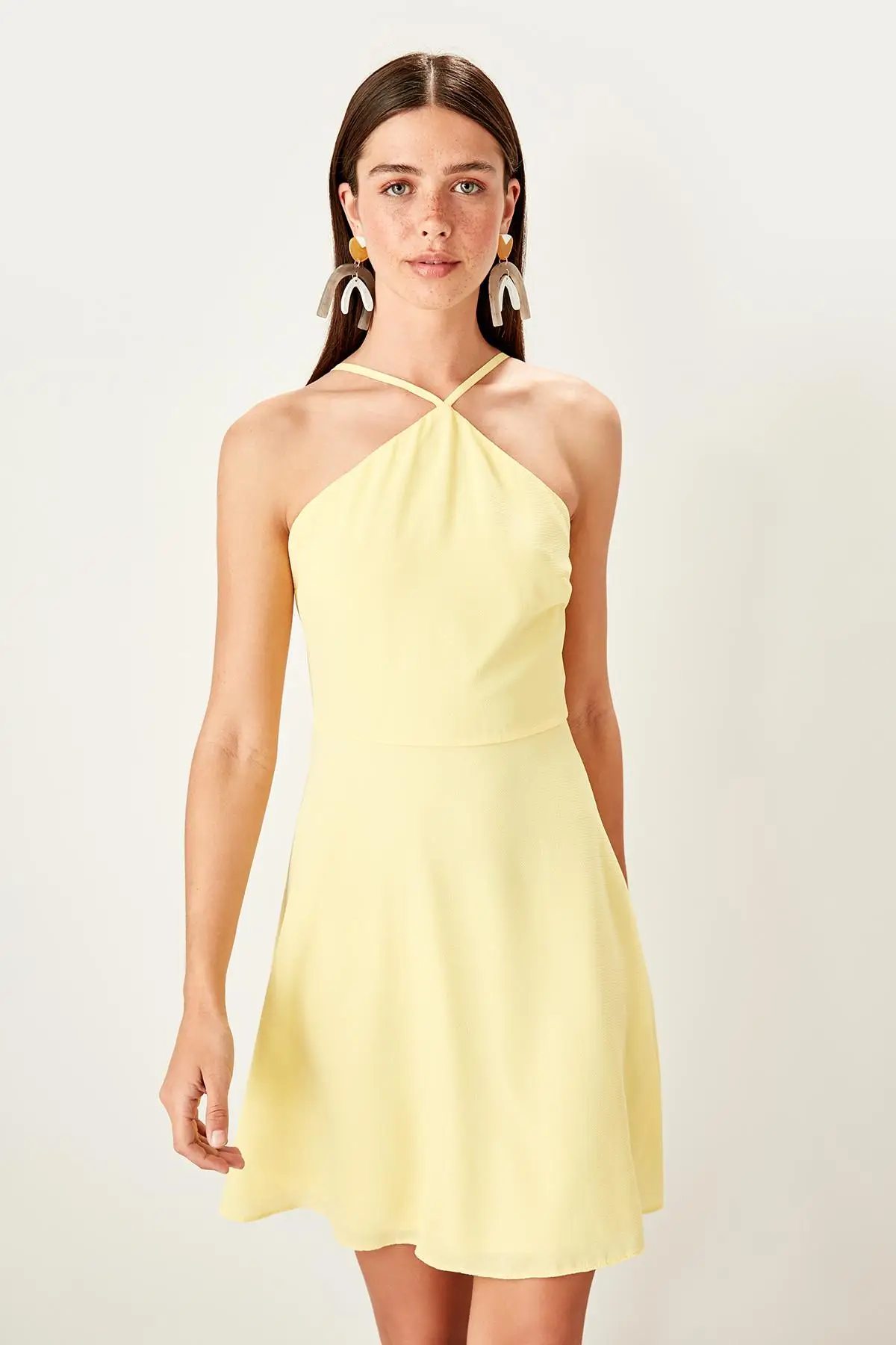 

Trendyol Yellow Halter Dress TWOSS19LJ0360