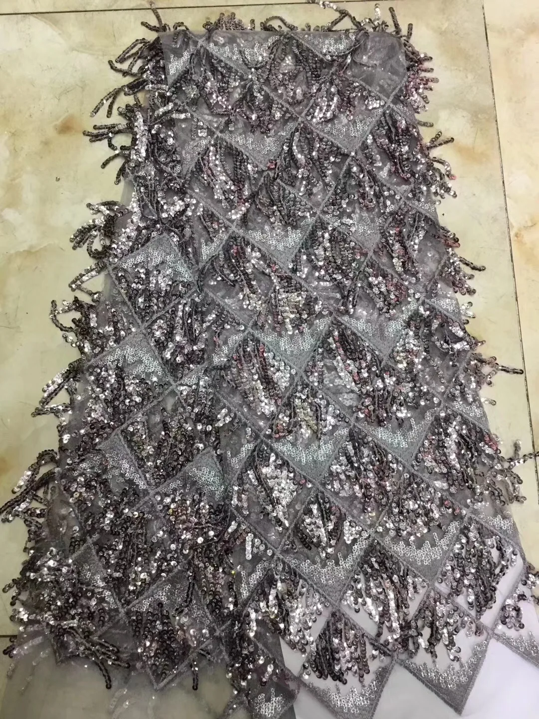 

Grey African lace fabric with sequins shiny sequin fabric high quality french sequins lace fabric gold color for dress ZC66