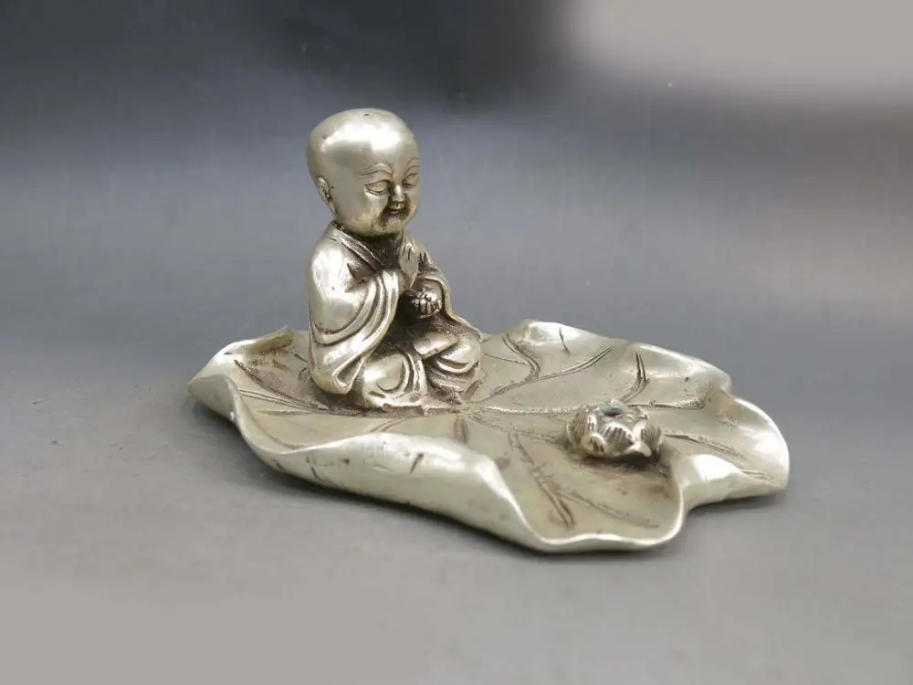 

DS Fine China silver carved beautiful buddhism buddha on lotus leaf Statue