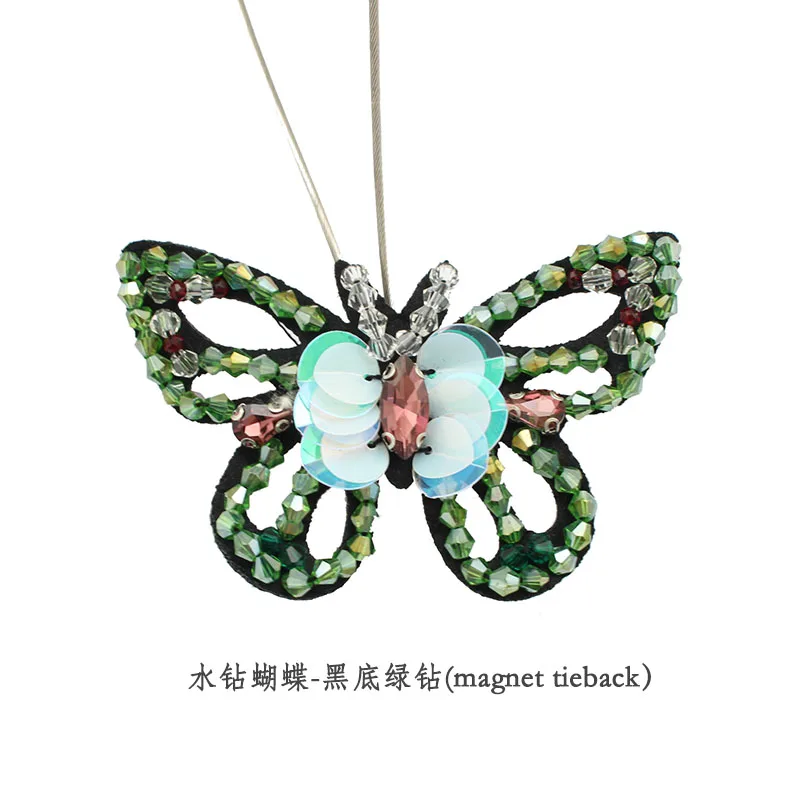 黑底绿钻