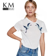Kissmilk размера плюс, Женская Базовая Свободная белая футболка с вышивкой, Повседневная шикарная футболка с вырезом лодочкой и коротким рукавом, топы, футболки 3XL-7XL