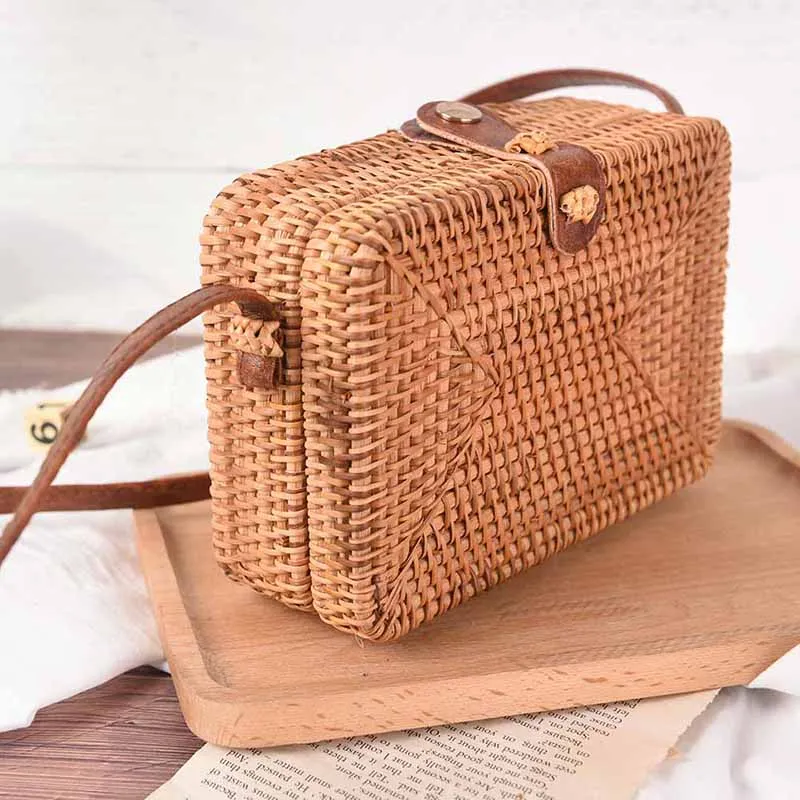 1PCS Women Handmade Retro Knitted Messenger Bags Summer Square Round Woven Round Rattan Straw Bag Bohemian Beach Bag Handbag