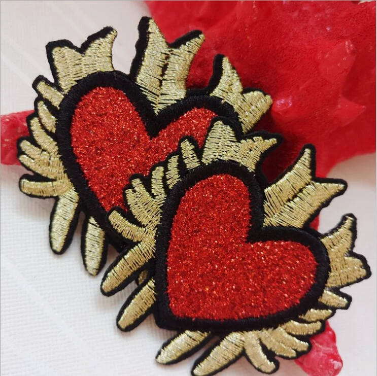 

2018 New 1pcs red heart Gold wire Embroidery Fabric Large Applique Patch African Lace Sew Dress Cloth Decorate Accessory DIY