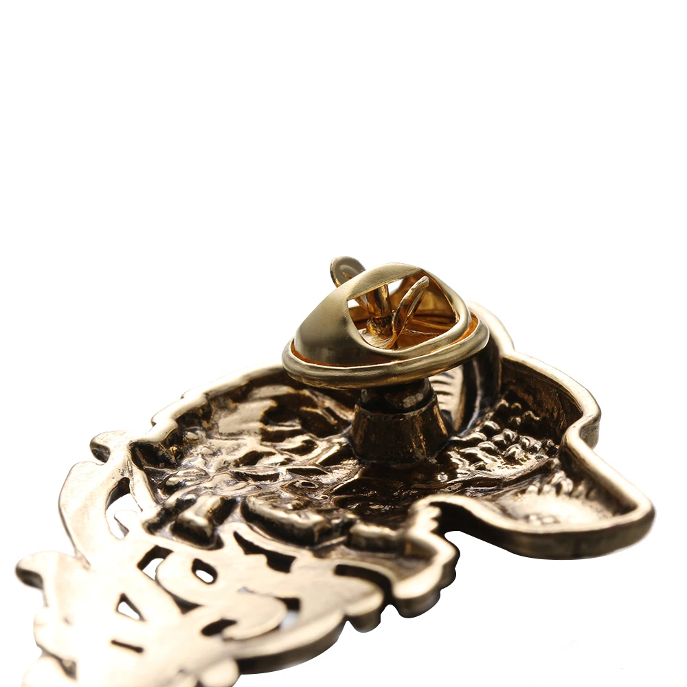 Vintage punk wolf badge brooch