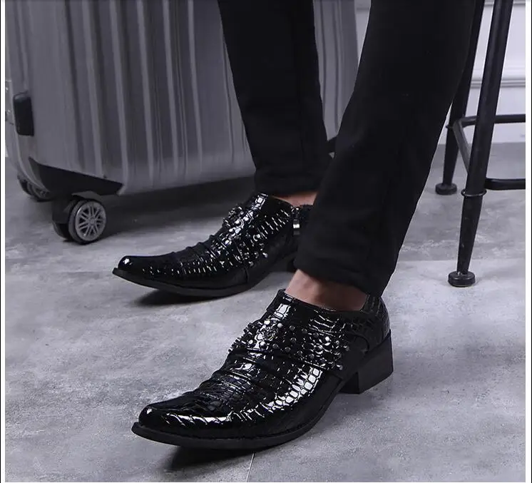 Sur Cuir Hommes De En Chaussures rouge Croissante Med Hauteur Noir Rouge Casual Rivets Smart Glissent Talon Mariage Orteils Oxford Pointu Verni 6wTqI5E