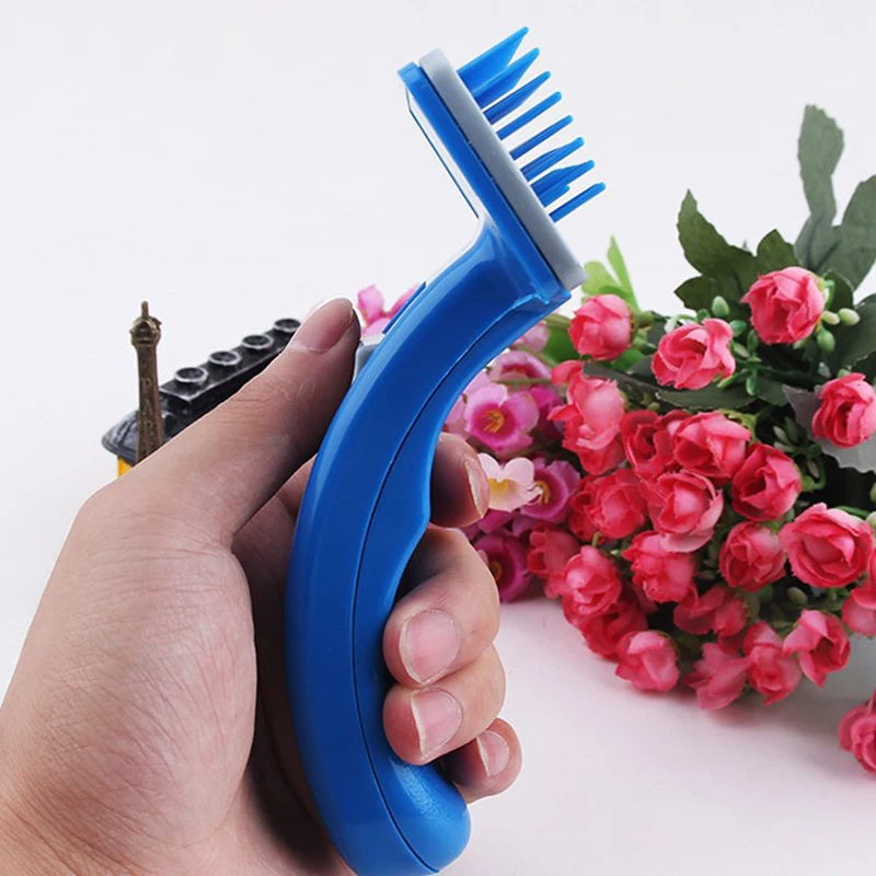 Pet Grooming Retractable Hair Removal Brush Cat Shedding Trimming Device Comb Automatic Clean Hair Kitten Comfortable Massage