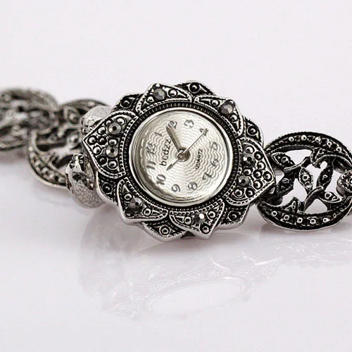 Vintage Sunflower Design Retro Steel Bracelet Watch Women Fashion Quartz-watch L Vintage Sunflower Design Retro Steel Bracelet Watch Women Fashion Quartz-watch L