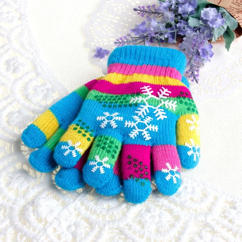 Осенне-зимние детские утолщенные снежные вязаные перчатки с цветным принтом W715
