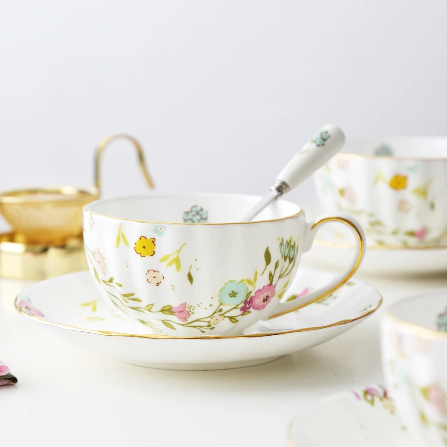 

MUZITY Ceramic Coffee Cup And Saucer With Spoon Bone High Quality China Tea Cup Set Decoration With Liquid Gold