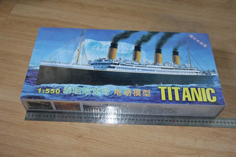 

Electric Assembly Ship Model 1:550 Titanic Cruise