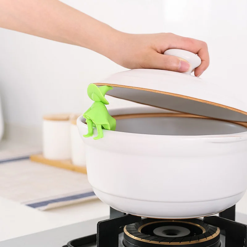 

1pcs Silicone Spoon Clips Heighten Prevent Spill Creative Cooking Tools Lid Holder Little People Spoon Holder Kitchen Pot Holder