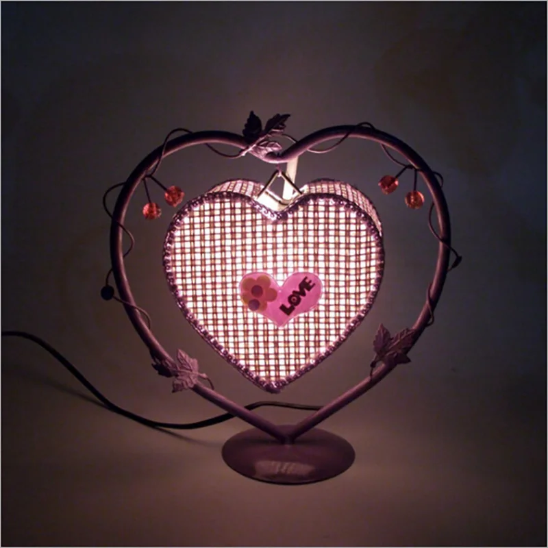 Vintage Wrought Iron Table Lamps Master Bedroom Bedside Decorative Lamp Creative Romanceto do the old Heart-shaped Light | Лампы и
