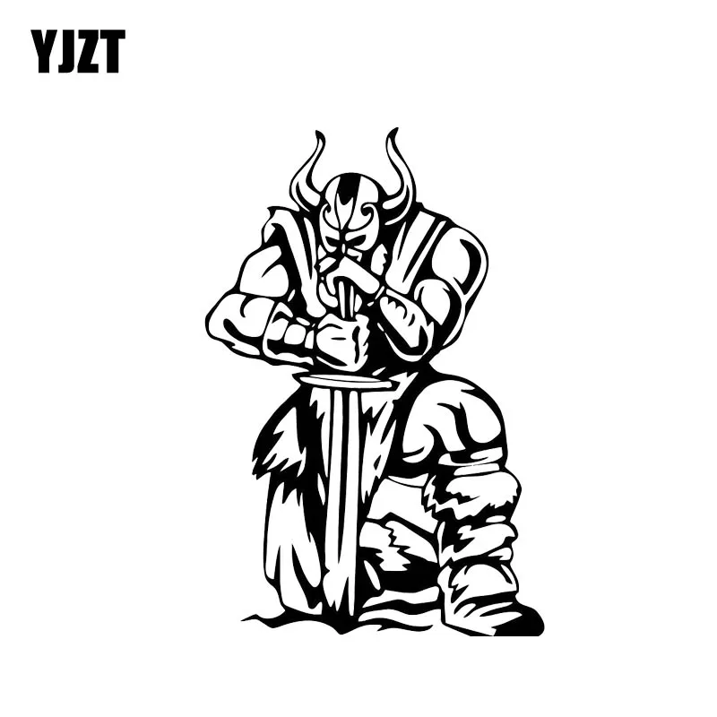 

YJZT 9.7*14.5CM Covering The Body Kneel Ready To Attack Viking Warrior Soldier Car Sticker Black/Silver Vinyl C21-0033