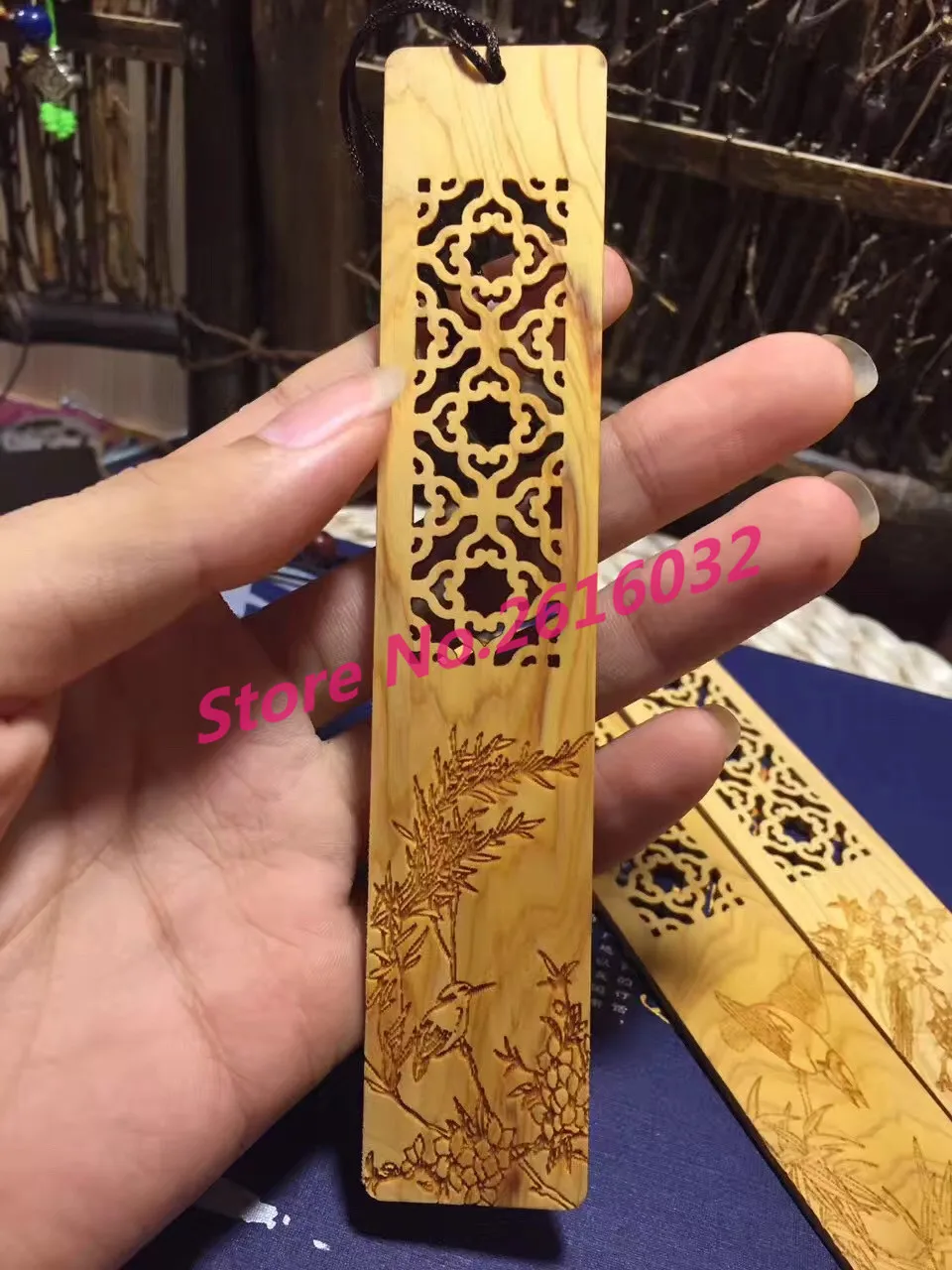 TNUKK-4PCS-LOT-Wood-engraving-bookmarks-birds-flowers-grass-thin-slices-of-wood-desktop-Decoration-home (3)