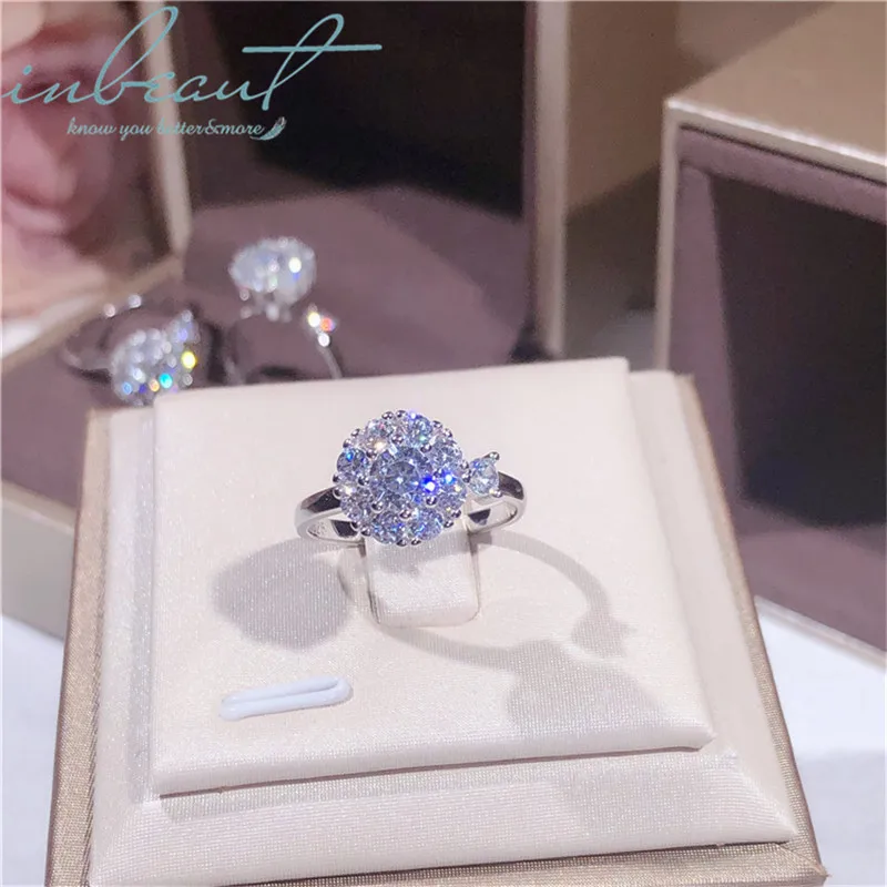 

inbeaut S925 Sterling Silver Brilliant Round Cut Princess Sparkling Similar Moissanite Rotating Ring Women Party Fine Jewelry
