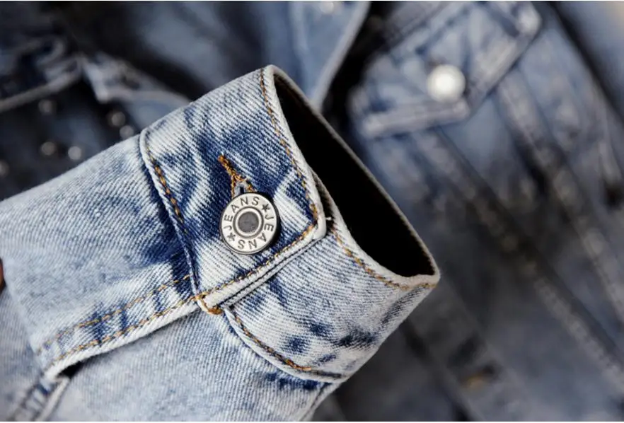 Весенне-осенняя модная короткая джинсовая куртка с отложным воротником и жемчужинами для женщин, приталенная джинсовая куртка с рукавом три четверти