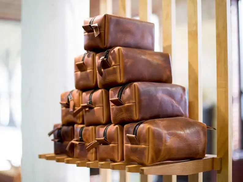 

Handmade nature leather dopp kit Personalized Toiletry Bag Genuine leather dopp kit makeup cosmetics bags for men women