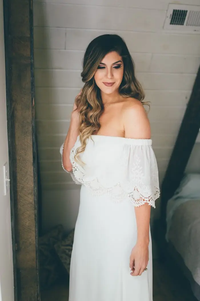 this-oakleaf-cottage-wedding-perfectly-nails-free-spirited-sophistication-amber-phinisee-26-700x1050