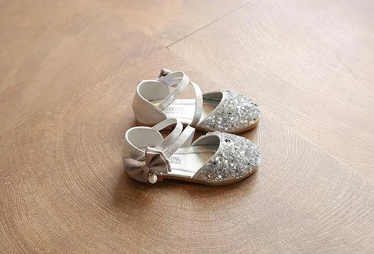 Г. Детская блестящая обувь принцессы мягкая обувь на плоской подошве для маленьких девочек платье на плоской подошве с квадратным каблуком Праздничная обувь летние сандалии для девочек размер 31-36