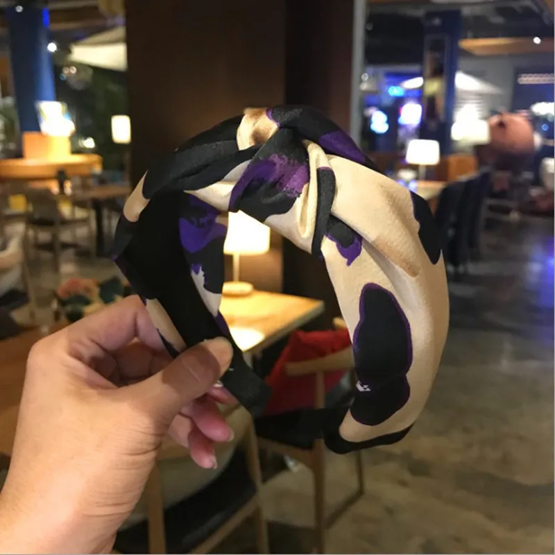 

Fashion hair accessories women's printed fabric middle knot headband ladies wild sweet headband wash sports hair band headdress