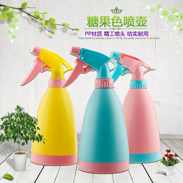 

Hand-pressed Colors Home Garden Watering Trigger Sprayer Small Watering Spray Pot Watering Can Random Color Garden Planting Tool