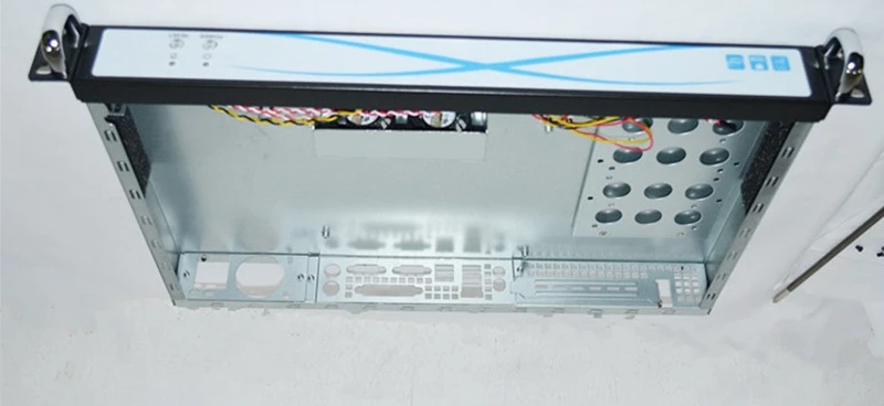 Short 1U chassis 04