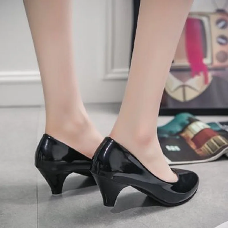 

2019 autumn new style with small slope with shallow mouth single shoes professional work shoes