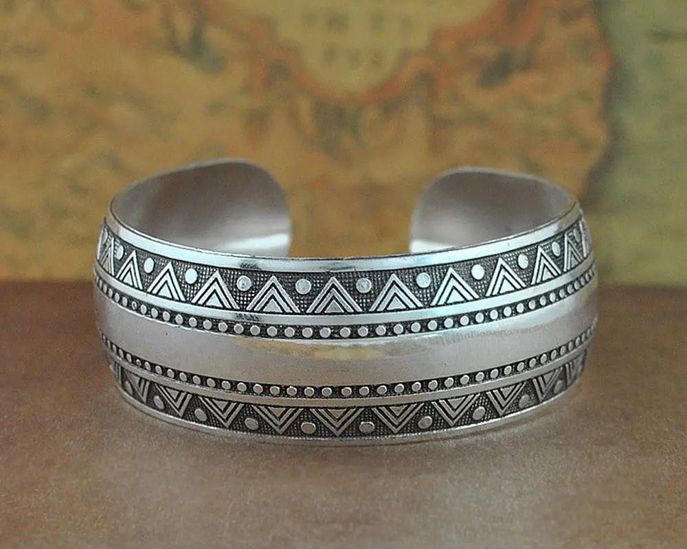 F.I.N.S винтажный Цыганский браслет, этнический цинковый сплав, богемные ювелирные изделия, античный серебряный цвет, резные массивные широкие браслеты-манжеты для женщин