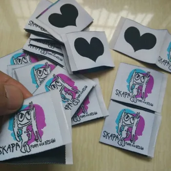 

1000PCS Custom company name Centre fold woven label for clothing 8.5 * 3.5 cm