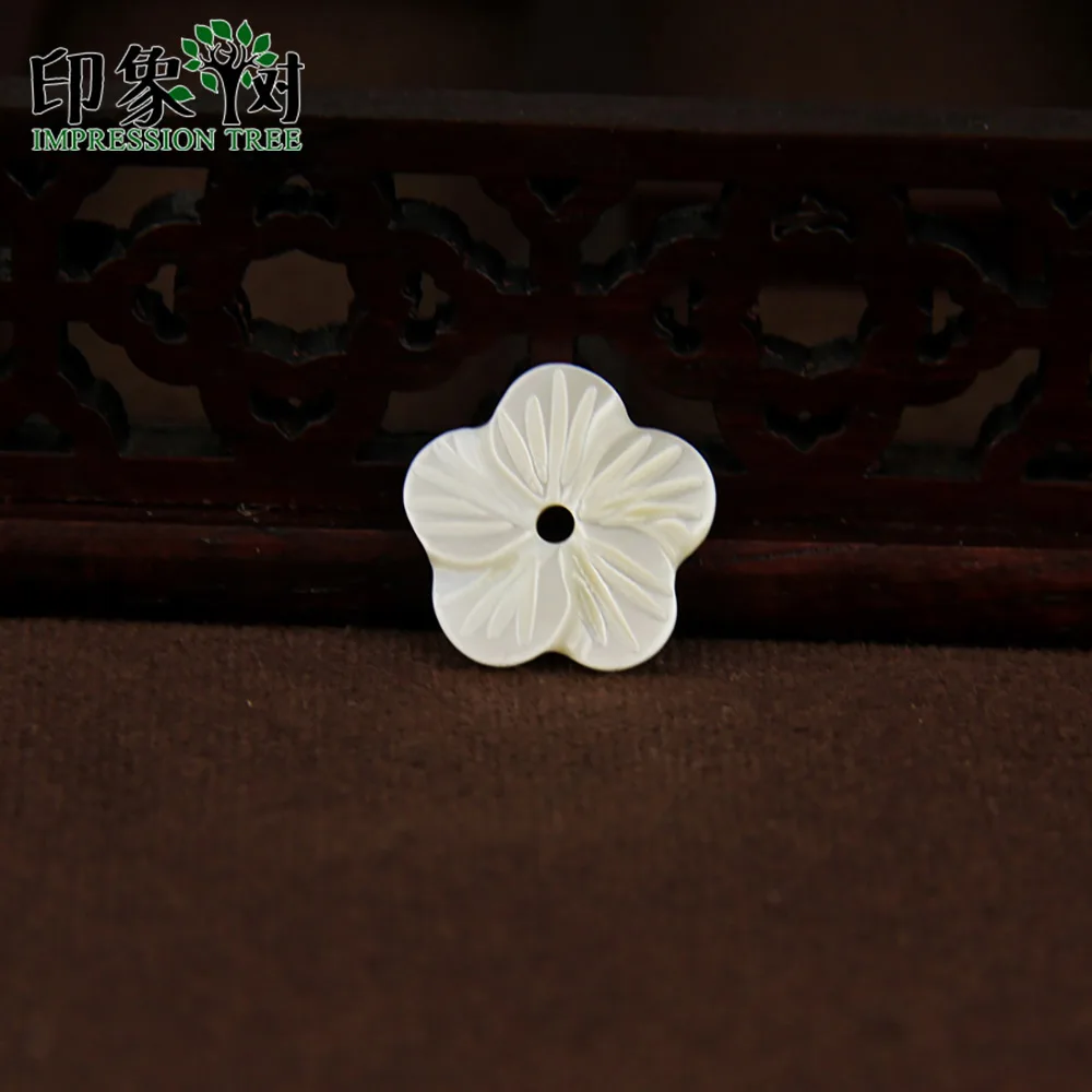 

10pcs 11/14mm White Flower Carven Shell Beads Smooth Side Flower Shell Charms For Handmade Necklace DIY Jewelry Making 1913