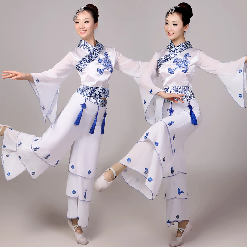 80-year-old grandfather model rocks his runway debut – vuing.com Costume chinese Cheap Discount Women Ladies Ancient Chinese National Costume Traditional Chinese