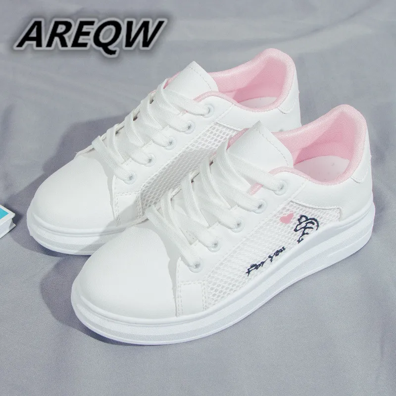 

Non-slip Breathable Ladies Vulcanized Shoes Light Love Pattern Comfortable Flat Bottom Sneaker Mesh Breathable Casual Shoes