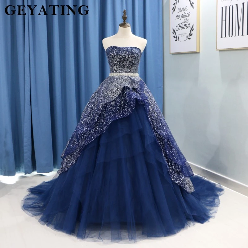 vestido de festa azul com brilho