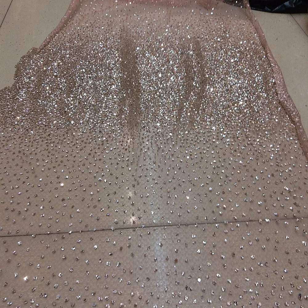 платье с камнями. осыпаются блестки с платья что можно сделать. платье с блестками осыпается. осыпаются блестки с платья что можно сделать. ткань с наклеенными блестками.