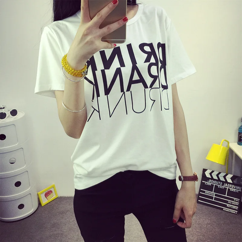 

A White Short Sleeve T-shirt with Alphabetic Printing for Students'Fashion