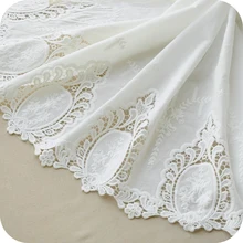 O envio gratuito de alta qualidade algodão branco pano bilateral bordado laço tecido largura 130 cm rs295