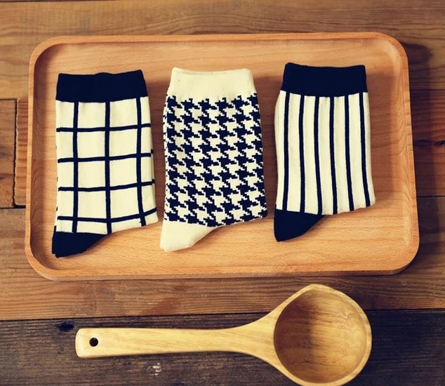 Корея Harajuku творческий с черный и белый Хаундстут хлопок Ретро вертикальные полосы сетки носки для девочек для женщин