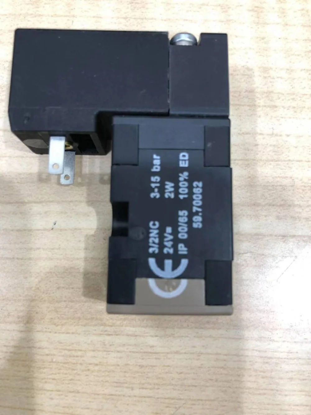 

Original new F011067 F011068 NORGREN Solenoid valve 59.70062 59.70063