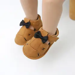 Летние Новорожденные детские сандалии для мальчиков полиуретановый бант милые Сабо нескользящая обувь для девочек обувь резиновые
