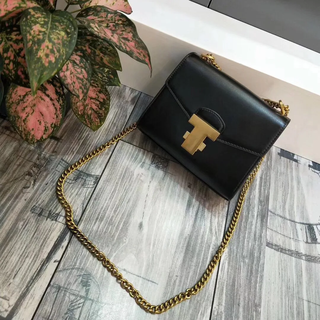 

2019 New Lock Chain Bag Women's Single Shoulder Slant Small Square Bag Juliet Dinner trumpet organ briefcase