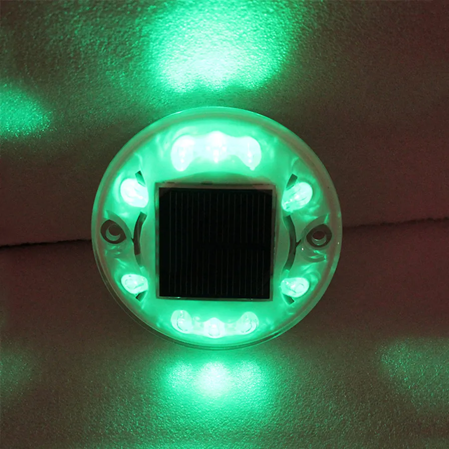 New-arrival-white-plastic-housing-green-LED-garden-light-flash-or-steady-solar-road-stud-reflector